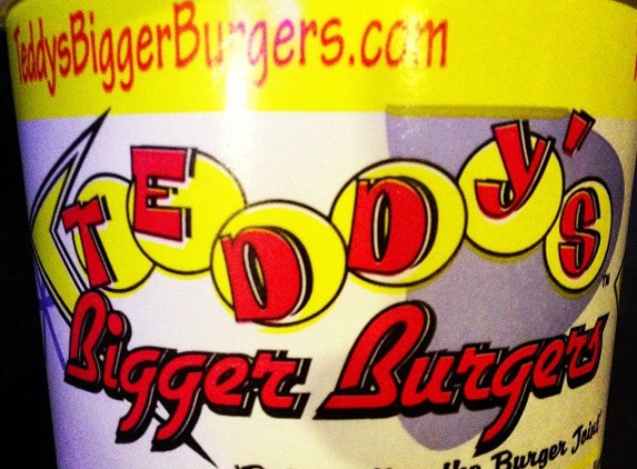 Teddy's Bigger Burgers - Honolulu, HI