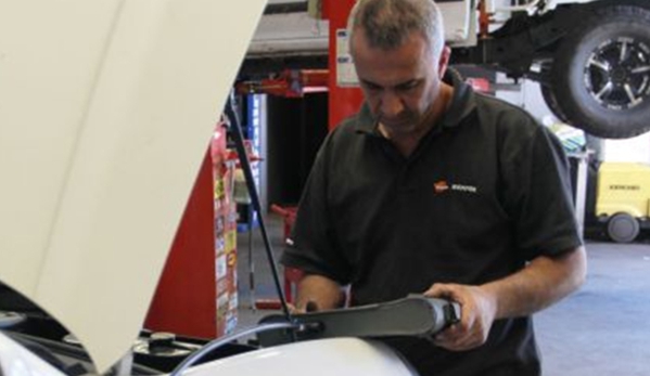 Rel Auto Repairs - Fairy Meadow, NSW. Qualified & Experienced Mechanics
