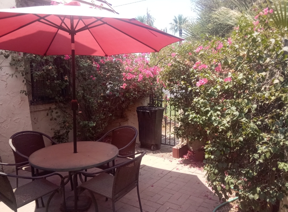 Eric L Overstreet Law Office - Phoenix, AZ. Patio/meeting area