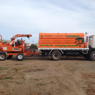 Forest & Garden Tree Services - Grassmere, VIC. 17 Inch Wood Chipper 16m3 Cube Tipper Truck