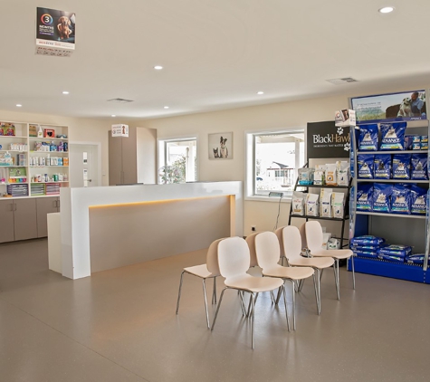 Blue Lake Veterinary Clinic - Mount Gambier, SA