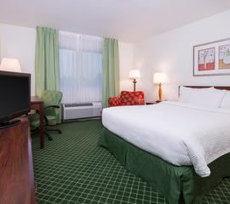 Fairfield Inn & Suites - Vacaville, CA