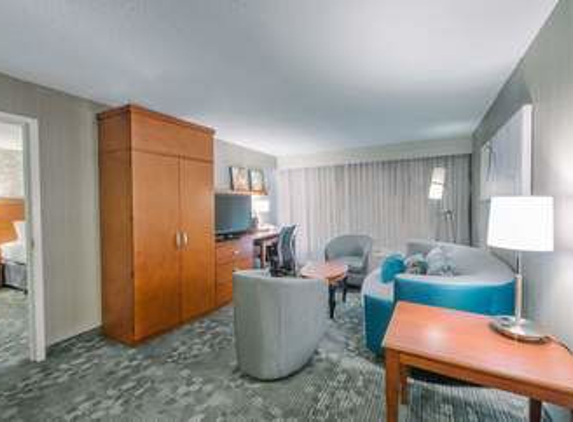 Courtyard by Marriott - Nashua, NH