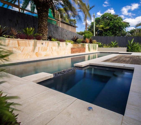 SJ Pools & Spas - Millbank, QLD. Spa Pool Combo