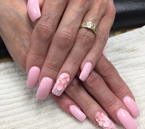 Diamond Nails & Spa - Lawrence, MA