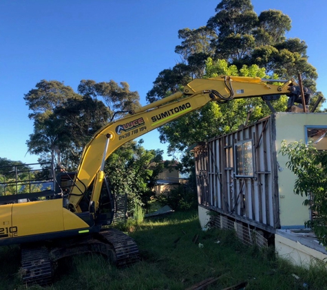 Wayne Coppin Earthmoving - Surf Beach, NSW. Dam Constructions