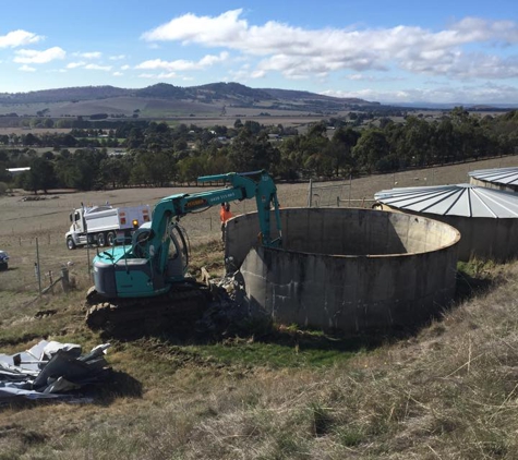 AFP Civil - Warrenheip, VIC. A & F Peterkin Earthmoving