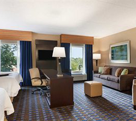 Hampton Inn & Suites Camp Springs/Andrews AFB - Camp Springs, MD