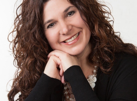 Denuelle Meyer - Certified Personal Life Coach - Lockport, NY
