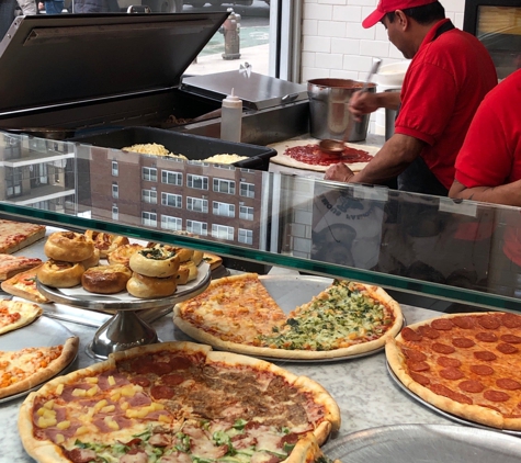 Famous Famiglia Pizzeria - New York, NY