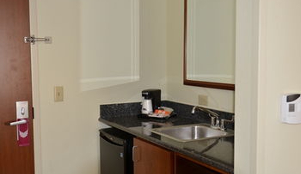 Hampton Inn & Suites Frederick-Fort Detrick - Frederick, MD