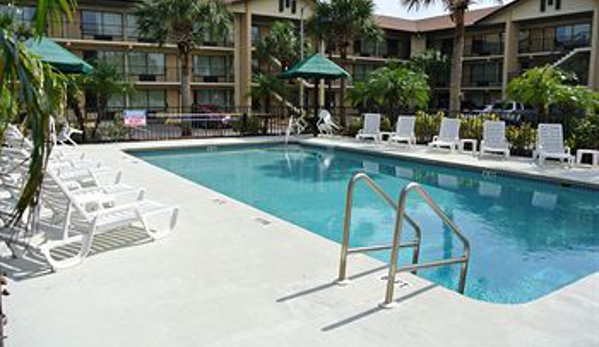 Baymont Inn & Suites - Kissimmee, FL