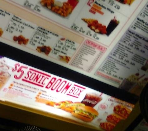 Sonic Drive-In - Kennett, MO. Always loved sonic but thing's change..