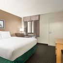 Travelodge by Wyndham Wellington KS - Hotels