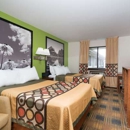 Super 8 by Wyndham Rochester Mayo Clinic Area - Hotels