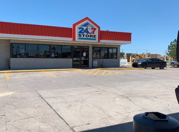 24/7 Travel Store - Hays, KS