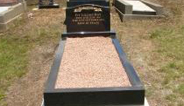 McMurtrie & Co - Orange, NSW. Single Monument with Pebble Infill