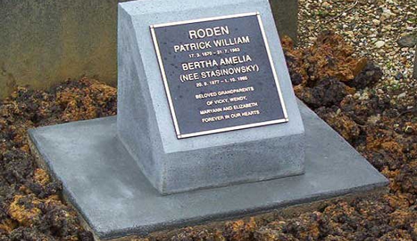 Ballarat Memorials - Canadian, VIC