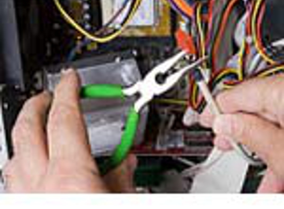 Lahtinen Electrical Jeff & Pitsi - Ingham, QLD