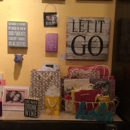 Francesca's - Women's Clothing