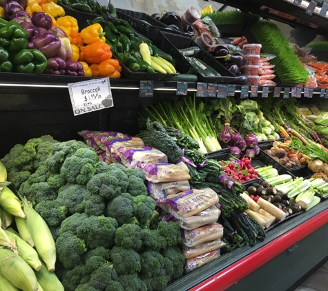 MOM's Organic Market - Herndon, VA