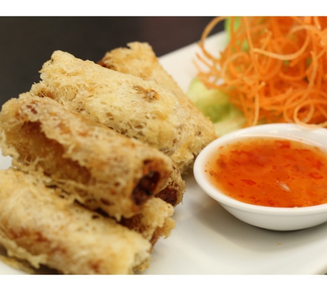Rose Garden Thai West - Dubbo, NSW. Nett Spring Rolls Special Entree at Rose Garden West Dubbo