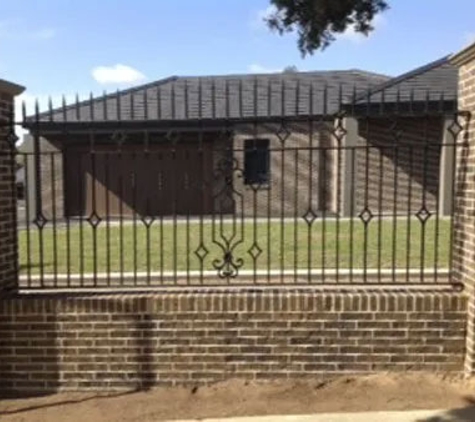 Shelton Fencing - Long Gully, VIC