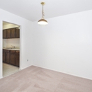 Hillcrest Apartments - Apartments