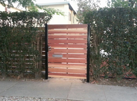 Everest Garage Doors & gates , Inc. - Tarzana, CA