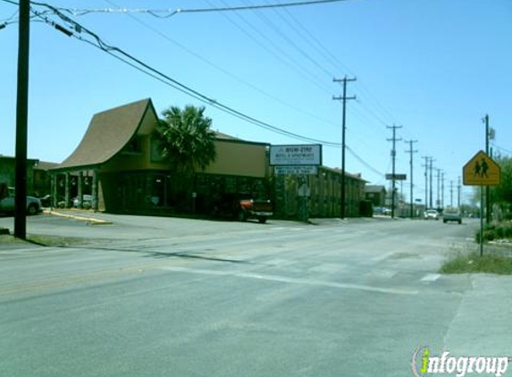 Falcon Ridge - Universal City, TX