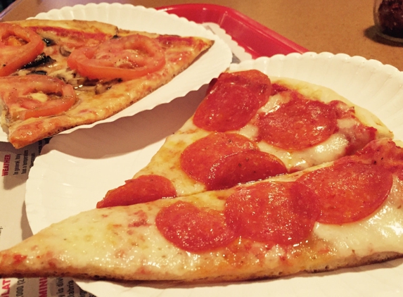 Gigio's Pizzeria & Restaurant - Des Plaines, IL