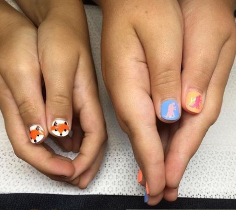 Nails By Myrna - Saint Charles, IL