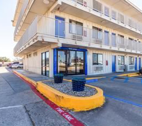 Motel 6 - Garland, TX