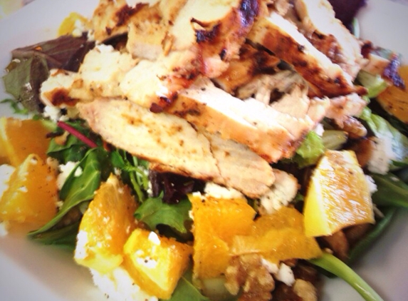 3 Brothers Pizza - Cleveland, OH.  fresh grilled chicken orange salad with walnuts and feta cheese and was perfect with the house dressing..#dinner #lunch