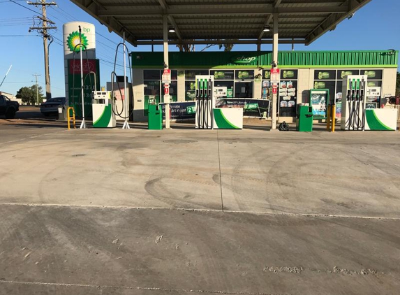 BP Service Station - Moranbah, QLD. BP on colliery st