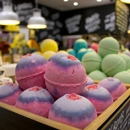 Lush Cosmetics Roseville Galleria - Gift Baskets