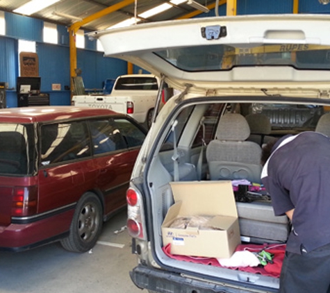 Mt. Pleasant Crash Repairs - Mount Pleasant, SA