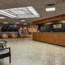 Ramada by Wyndham Kearney - Hotels