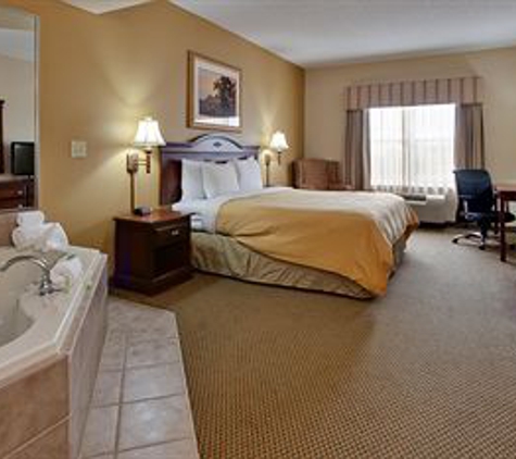 Country Inns & Suites - Hixson, TN