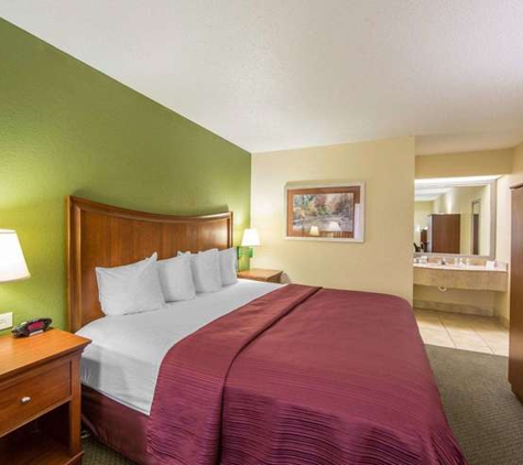 Quality Inn Merchants Drive - Knoxville, TN