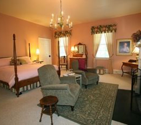 Bed & Breakfast at Oliver Phelps - Canandaigua, NY