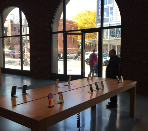 Apple Store - Brooklyn, NY