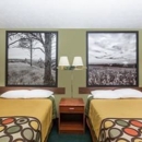 Super 8 By Wyndham Ainsworth - Motels