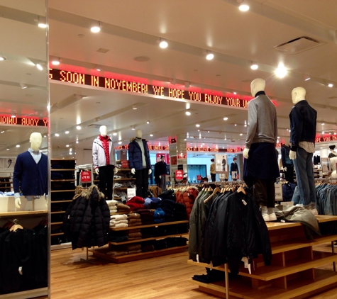 UNIQLO Bellevue Collection - Bellevue, WA