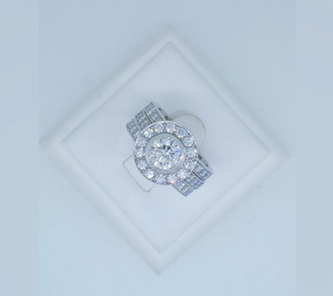 Christian Kinder Jeweller. Jeweller located On Site