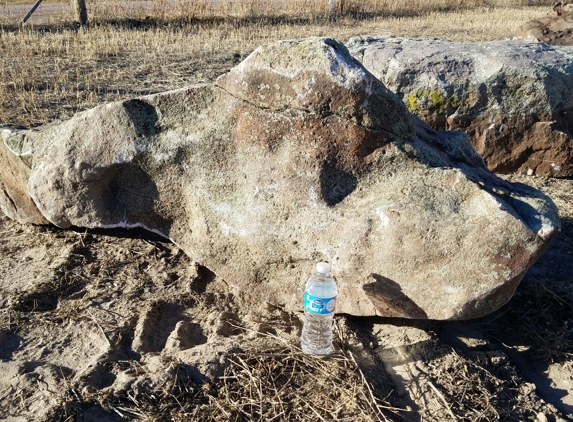 Bo Minerals, LLC, Moss Boulders - Castle Rock, CO