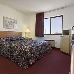 Super 8 by Wyndham Kennett - Kennett, MO