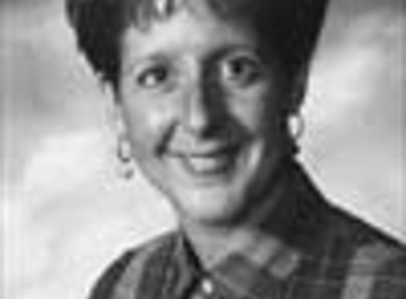 Dr. Cynthia M Lewis, MD - Kearney, NE