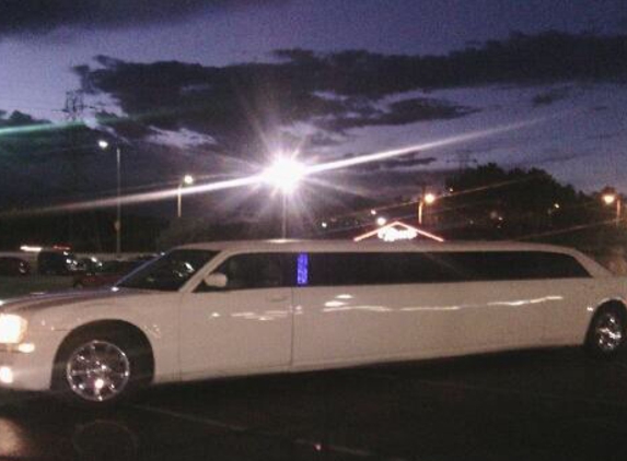 Pure Luxury Limousines LLC - Fountain, CO