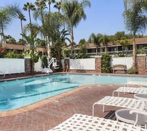 Best Western Plus Carriage Inn - Sherman Oaks, CA